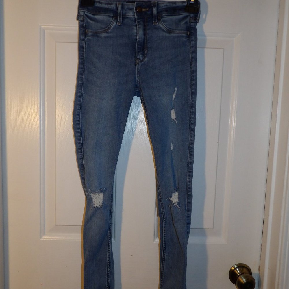 LOT of (2) Juniors size (0) Jeans. GUC